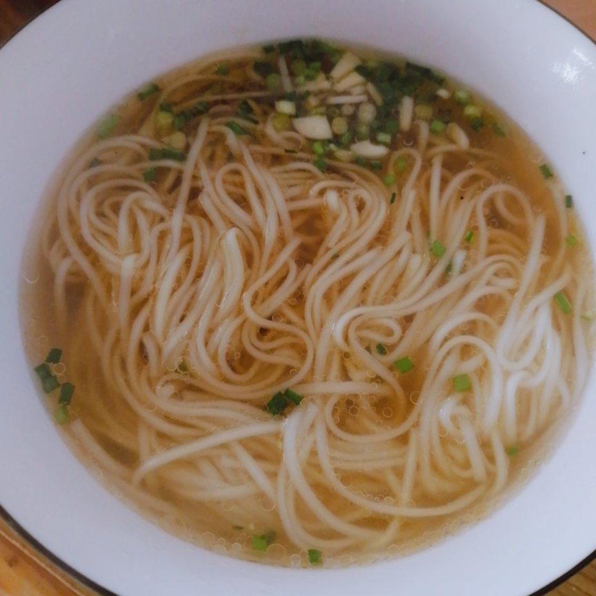 热汤面