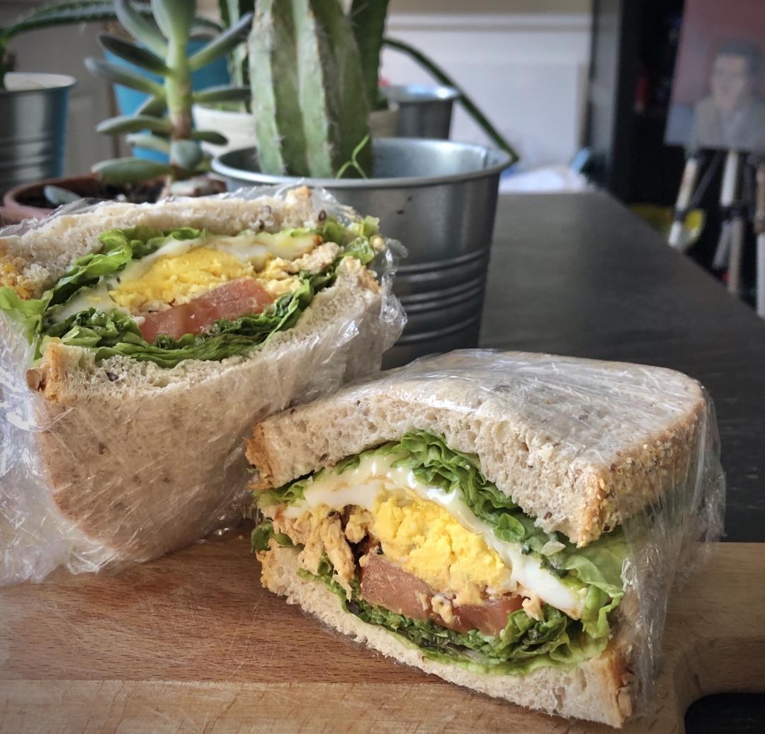 如何做超厚的沼三明治~详细tip！牛油果鸡蛋午餐肉三明治~