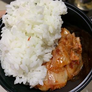 韩式芝士辣白菜炒饭的做法 步骤1