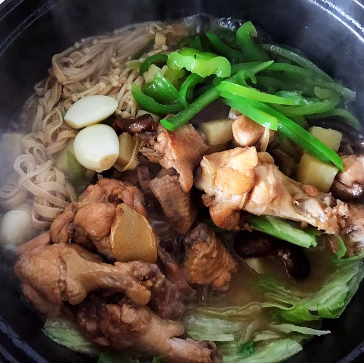 【黄焖鸡米饭】