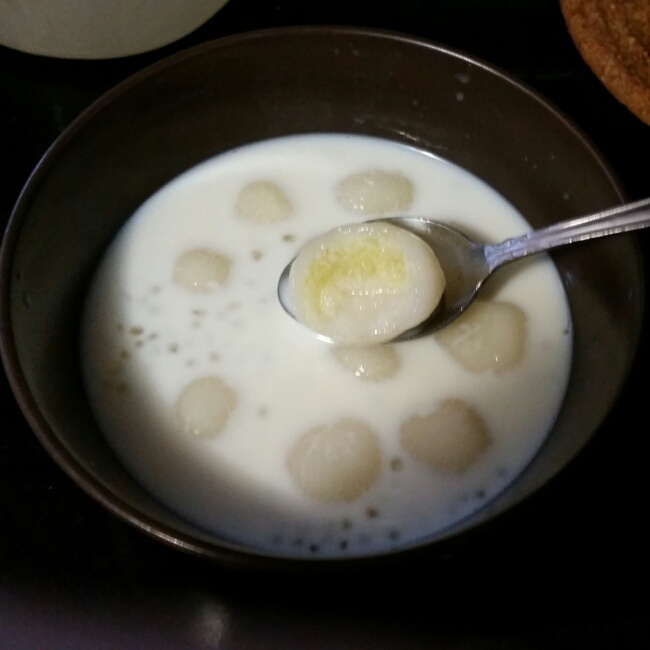 奶黄馅牛奶汤圆