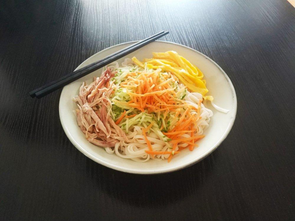 鸡丝凉面