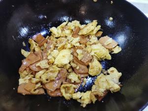 午餐肉肠炒鸡蛋的做法 步骤10