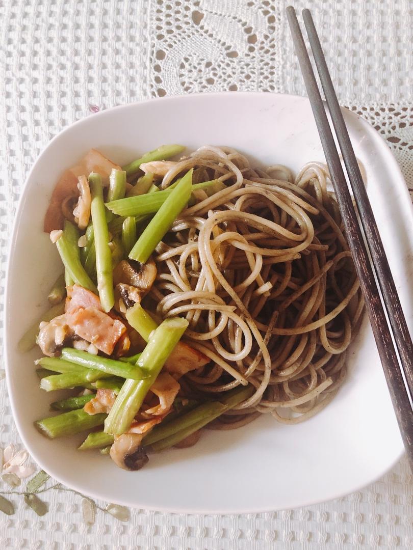 墨鱼汁意面