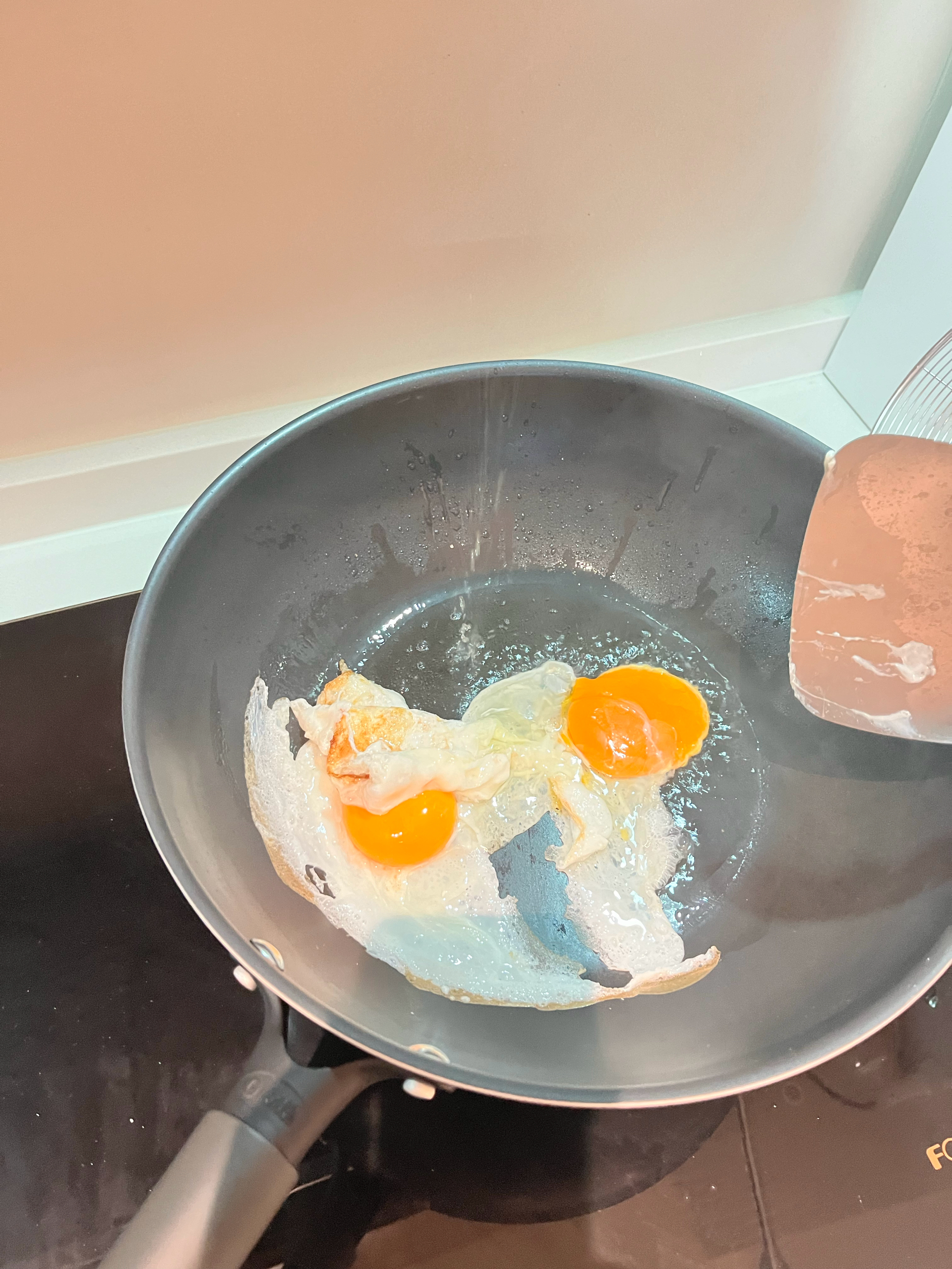 5 分钟的香浓榨菜鸡蛋面的做法 步骤2