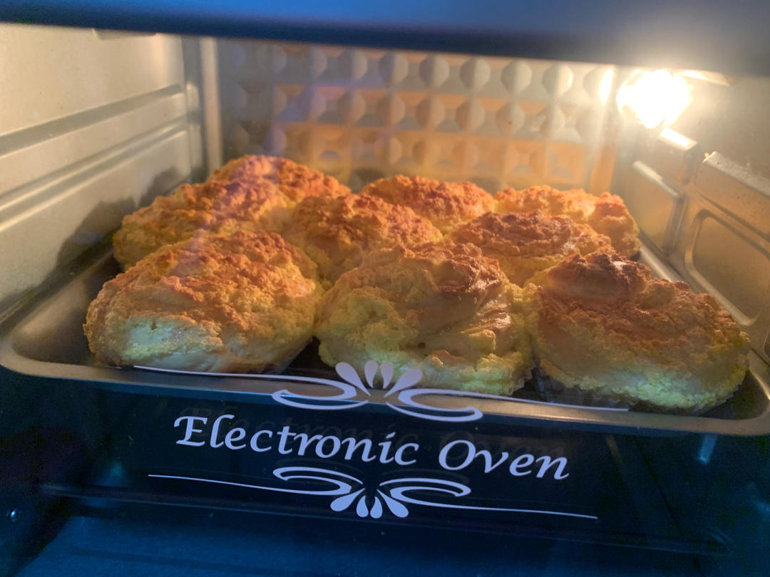 椰蓉小餐包。柔软拉丝，椰香浓郁