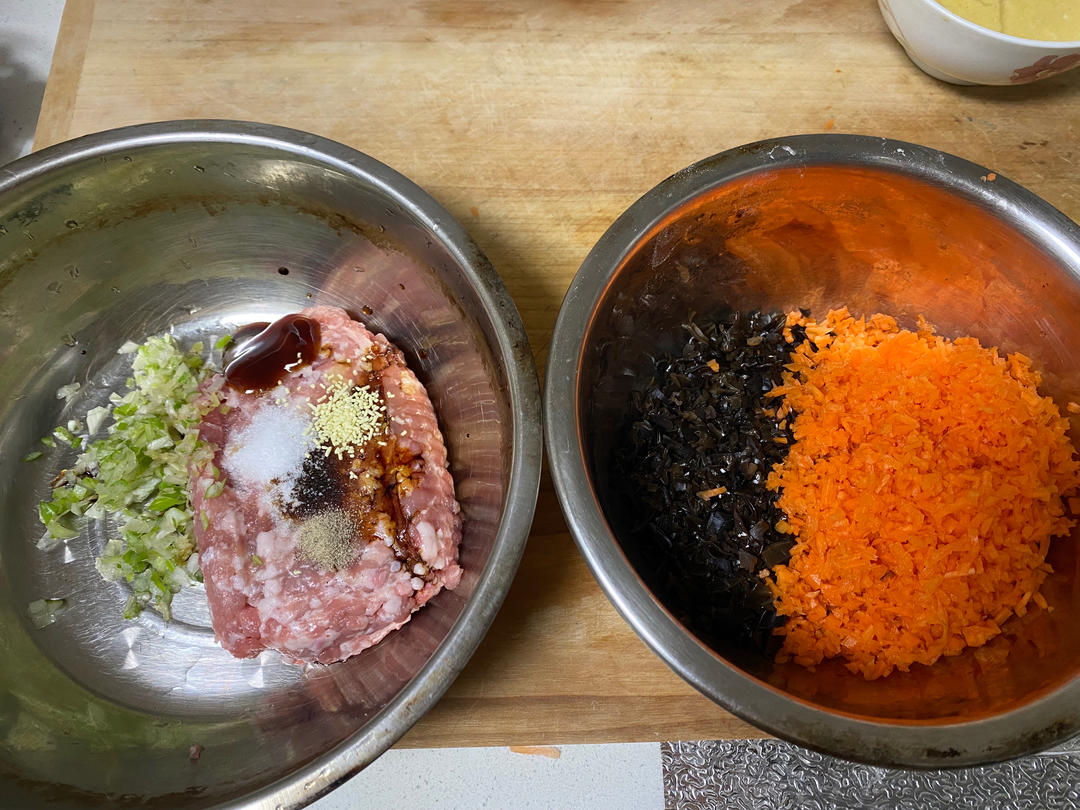 猪肉胡萝卜木耳水饺