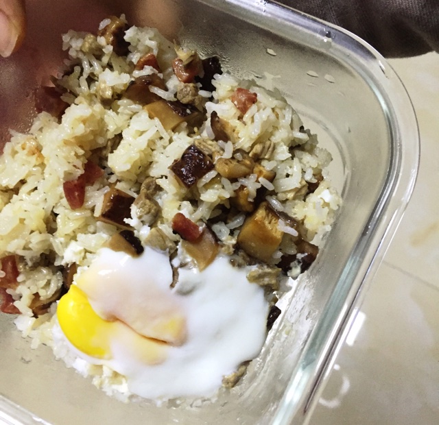 电饭锅版香菇腊肠饭