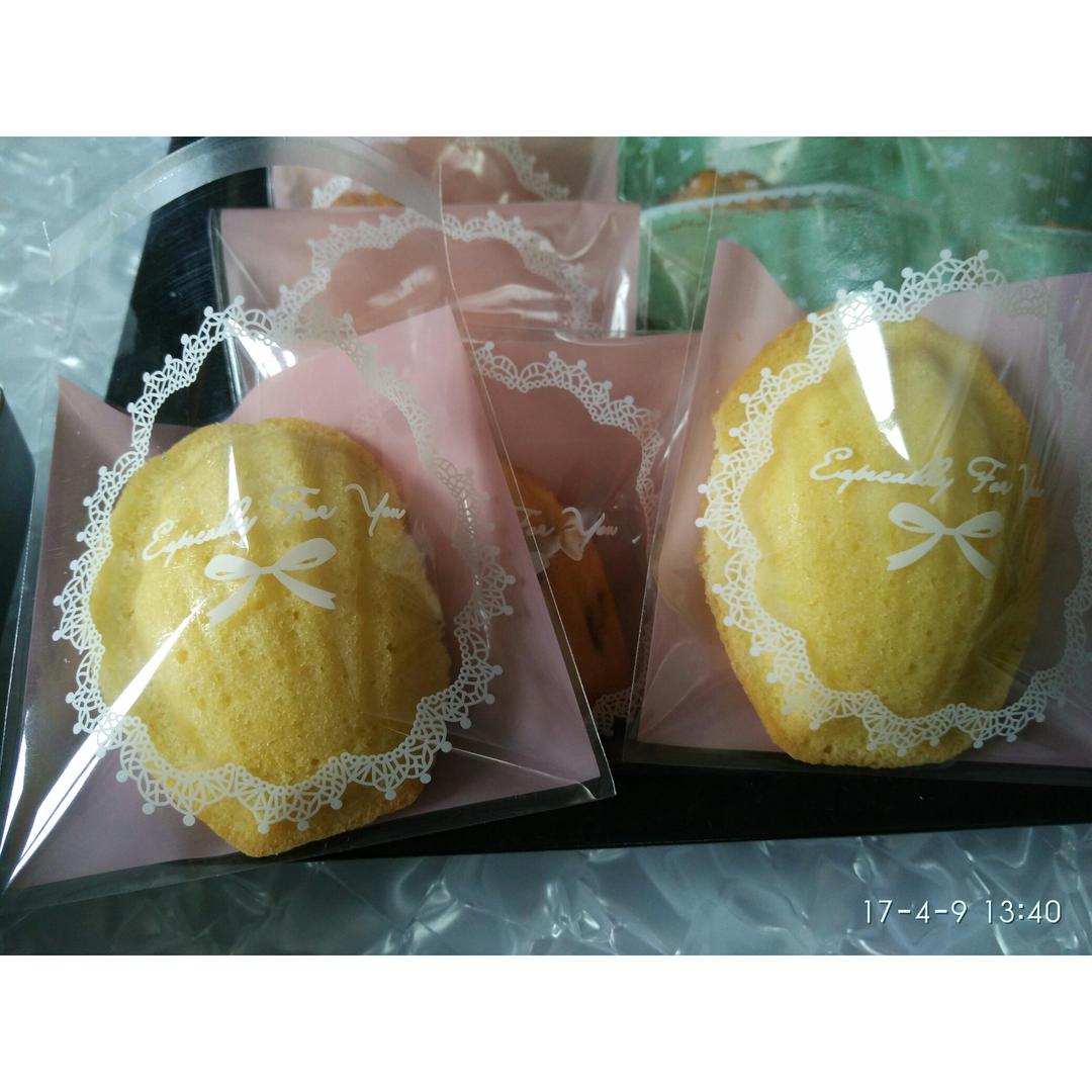 玛德琳（蓝带方）