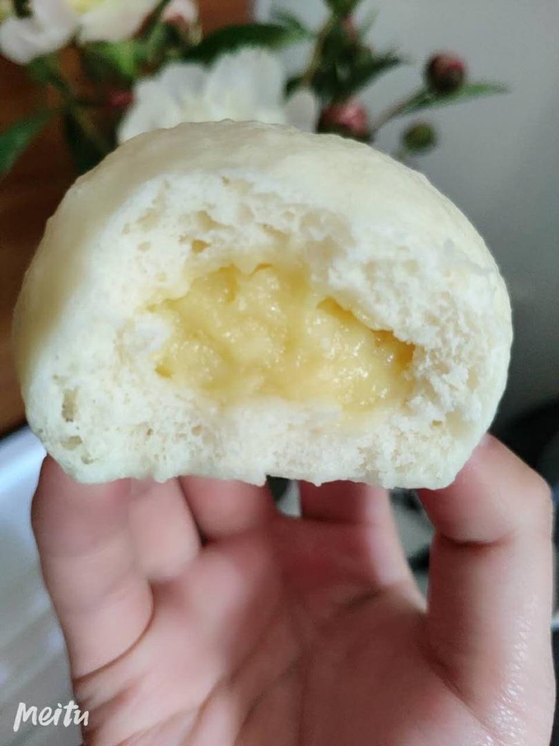 松软香甜的奶黄包，很快就可以搞定。