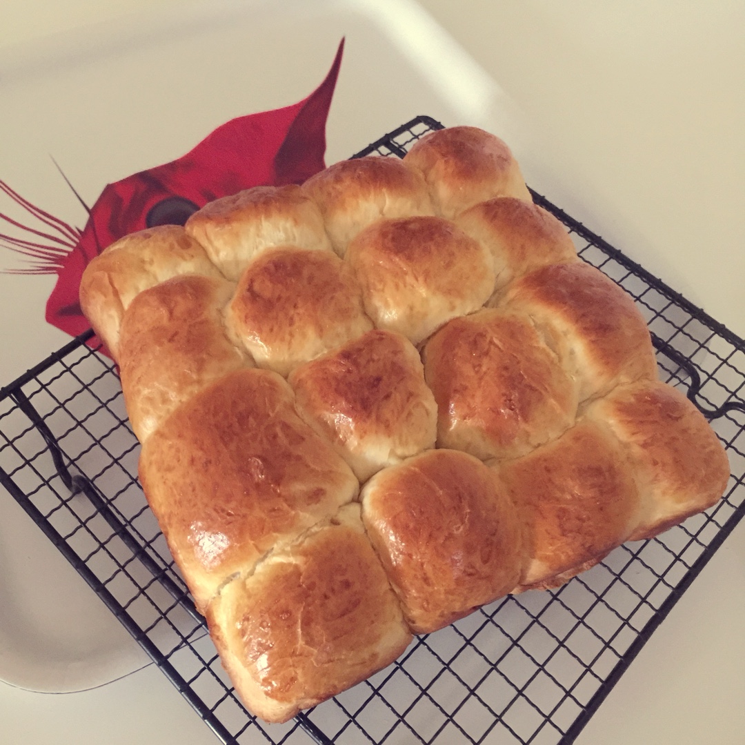 大人小孩都爱不释口的【蜂蜜牛奶小餐包】