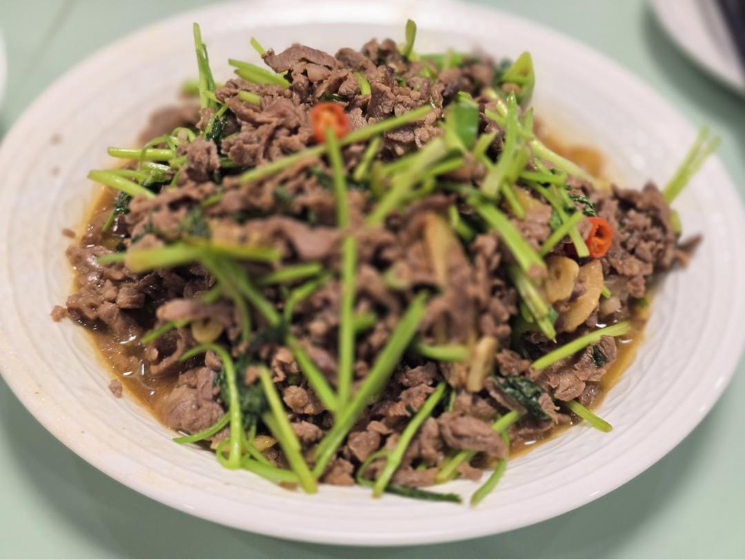 小炒黄牛肉，肉嫩味香！太好吃了简直是米饭杀手！