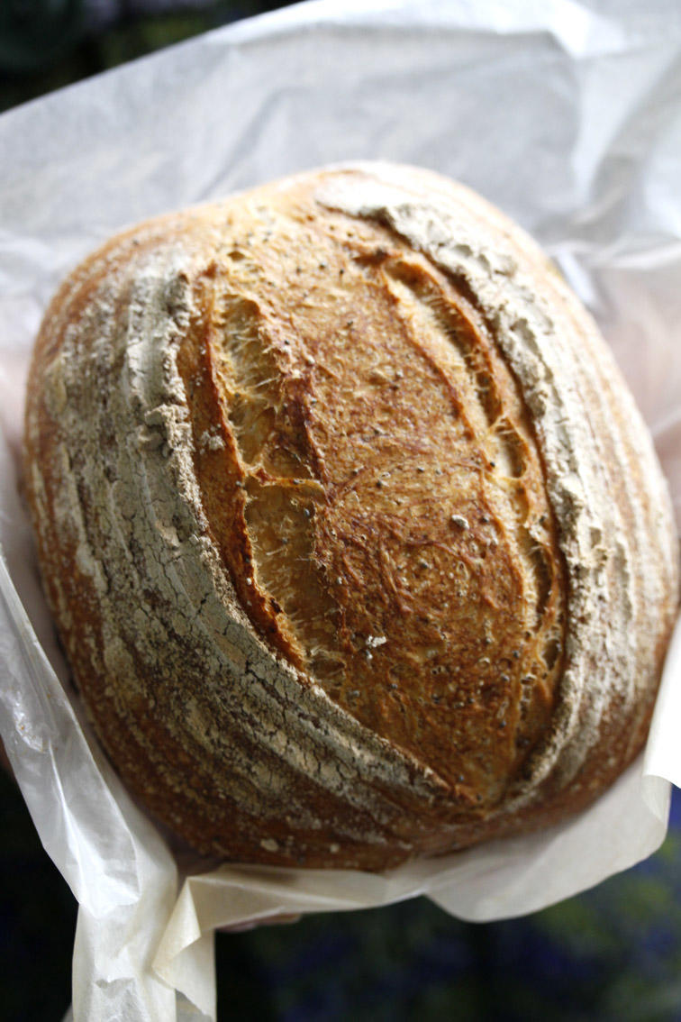 三月三月做的割口发烧友的面包椭圆形乡村面包70酵种3