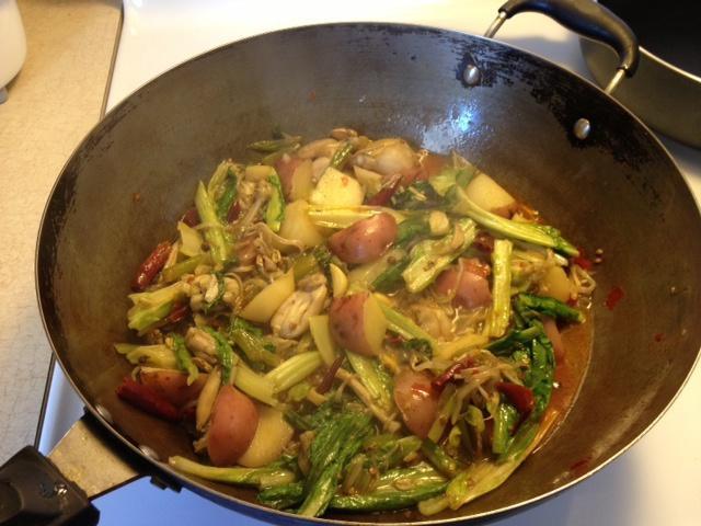 麻辣牛蛙腿锅的做法