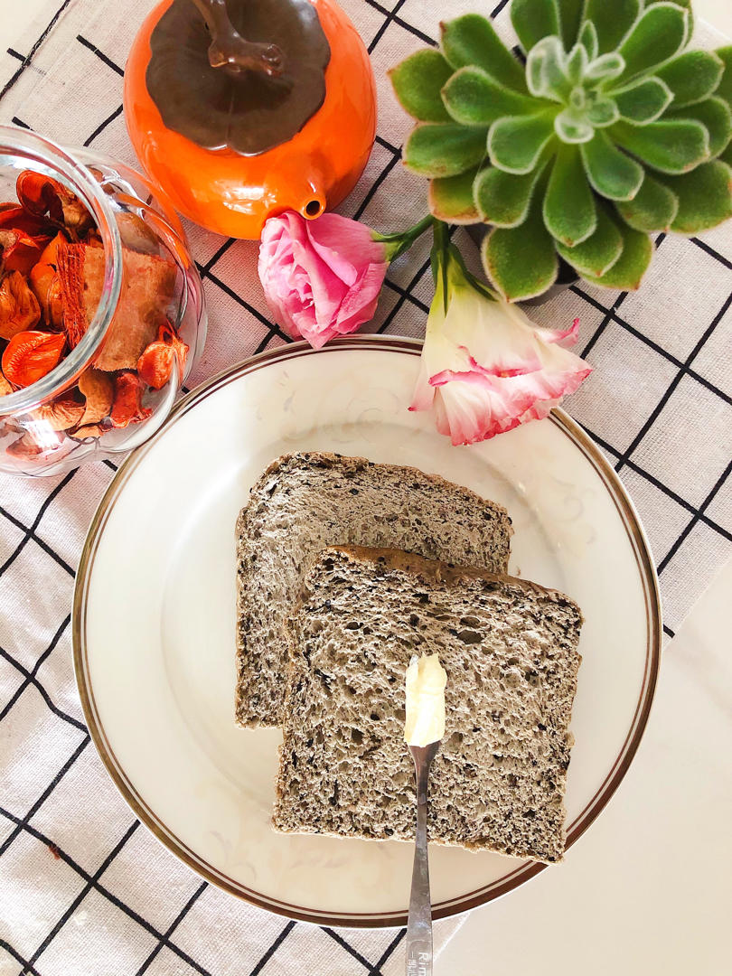 营养丰富的黑芝麻小吐司