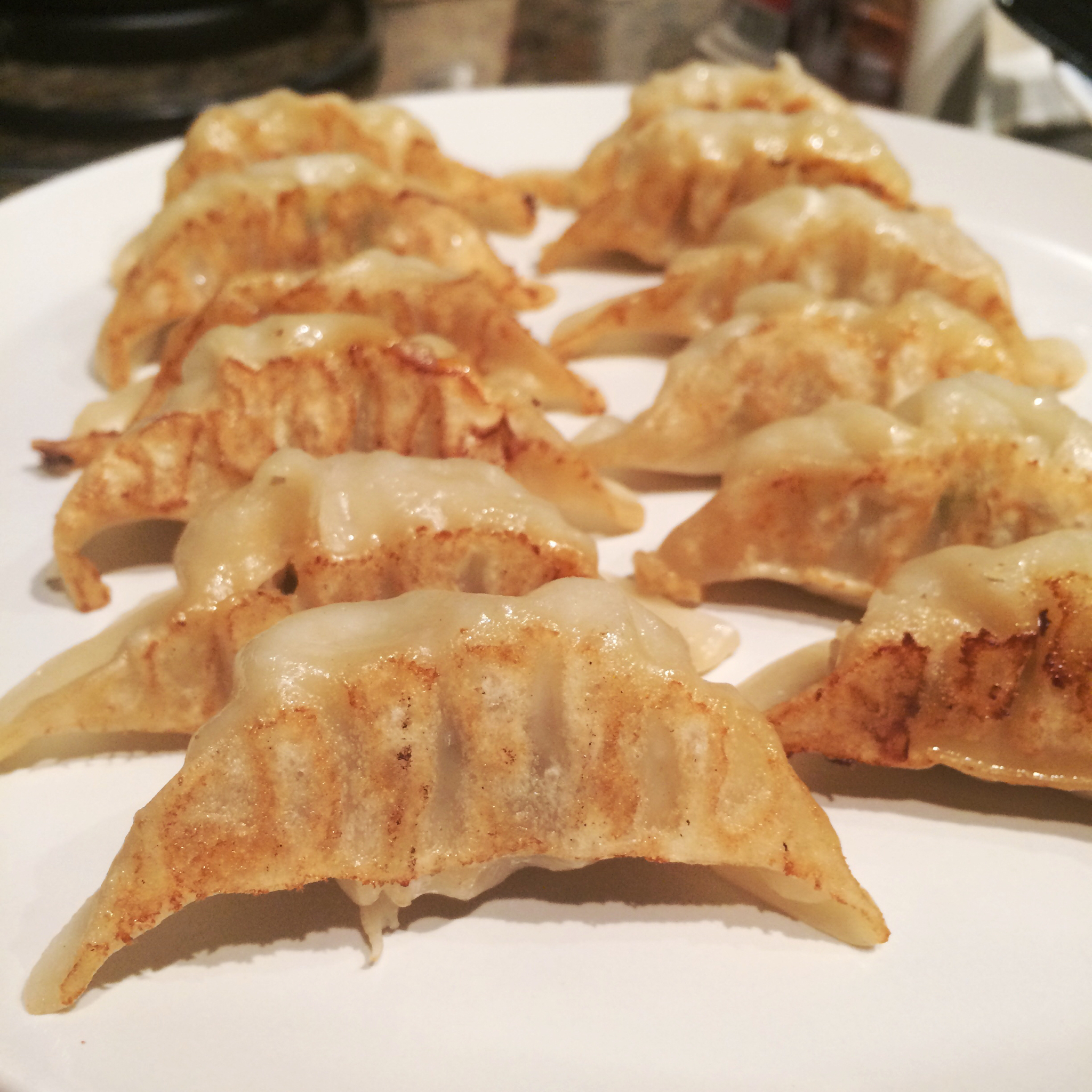 速冻水饺吃腻了吗~变锅贴吧(๑´ڡ`๑)