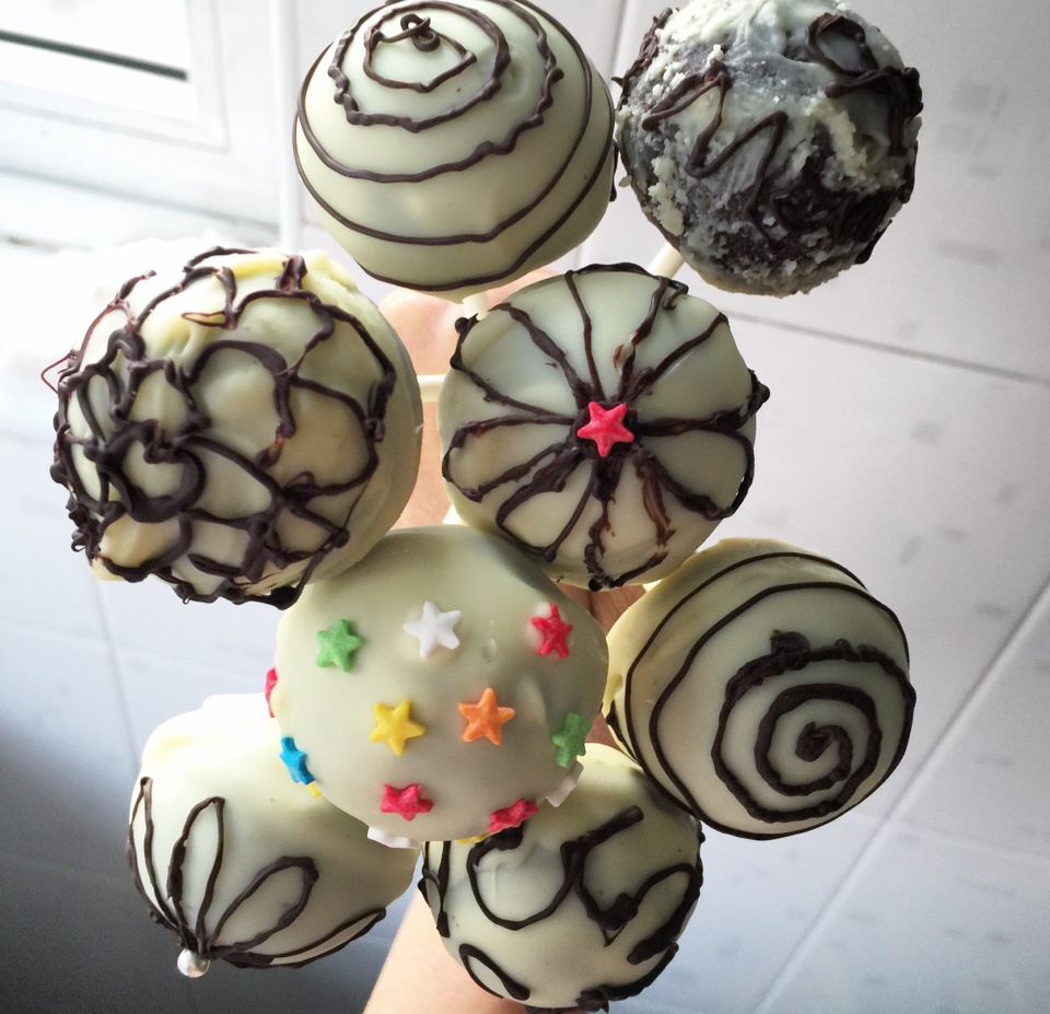 巧克力棒棒糖蛋糕胚（Fudgy cake pops）