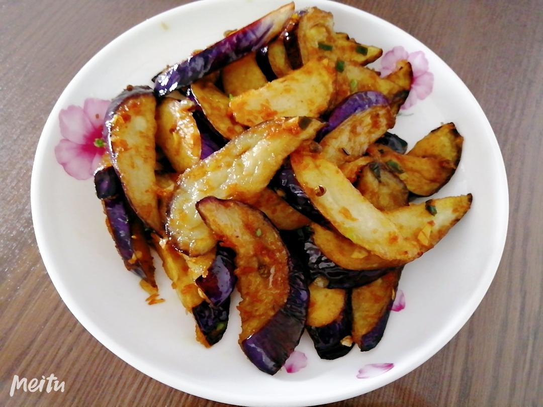 厨师长教你：“风味茄子”的家常做法，外酥里嫩味道很赞，收藏了