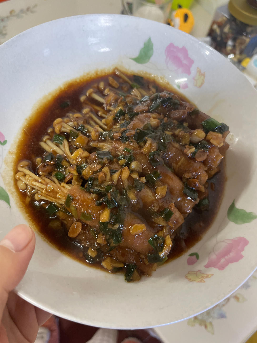 【金针菇肥牛卷】