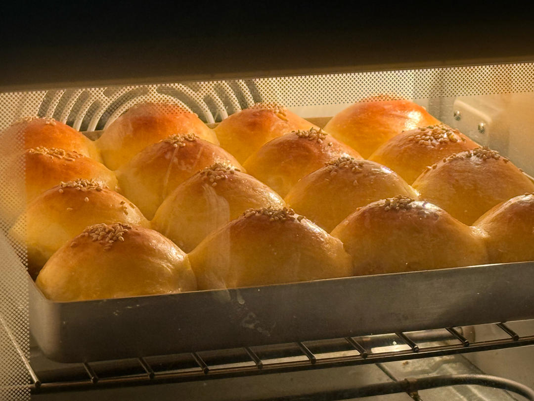 🥛超简单快手，柔软拉丝，一次发酵，牛奶小餐包