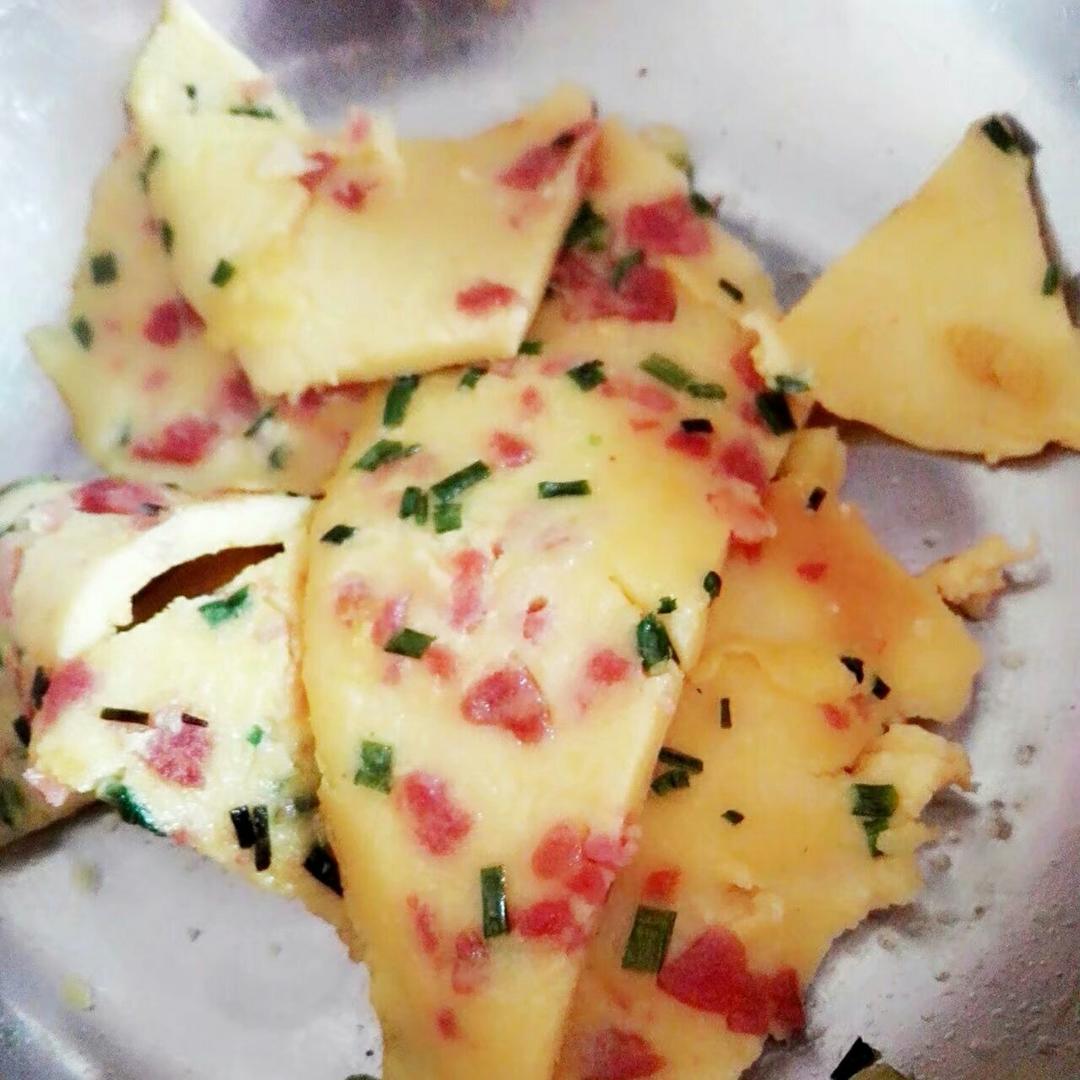 火腿肠葱花鸡蛋饼