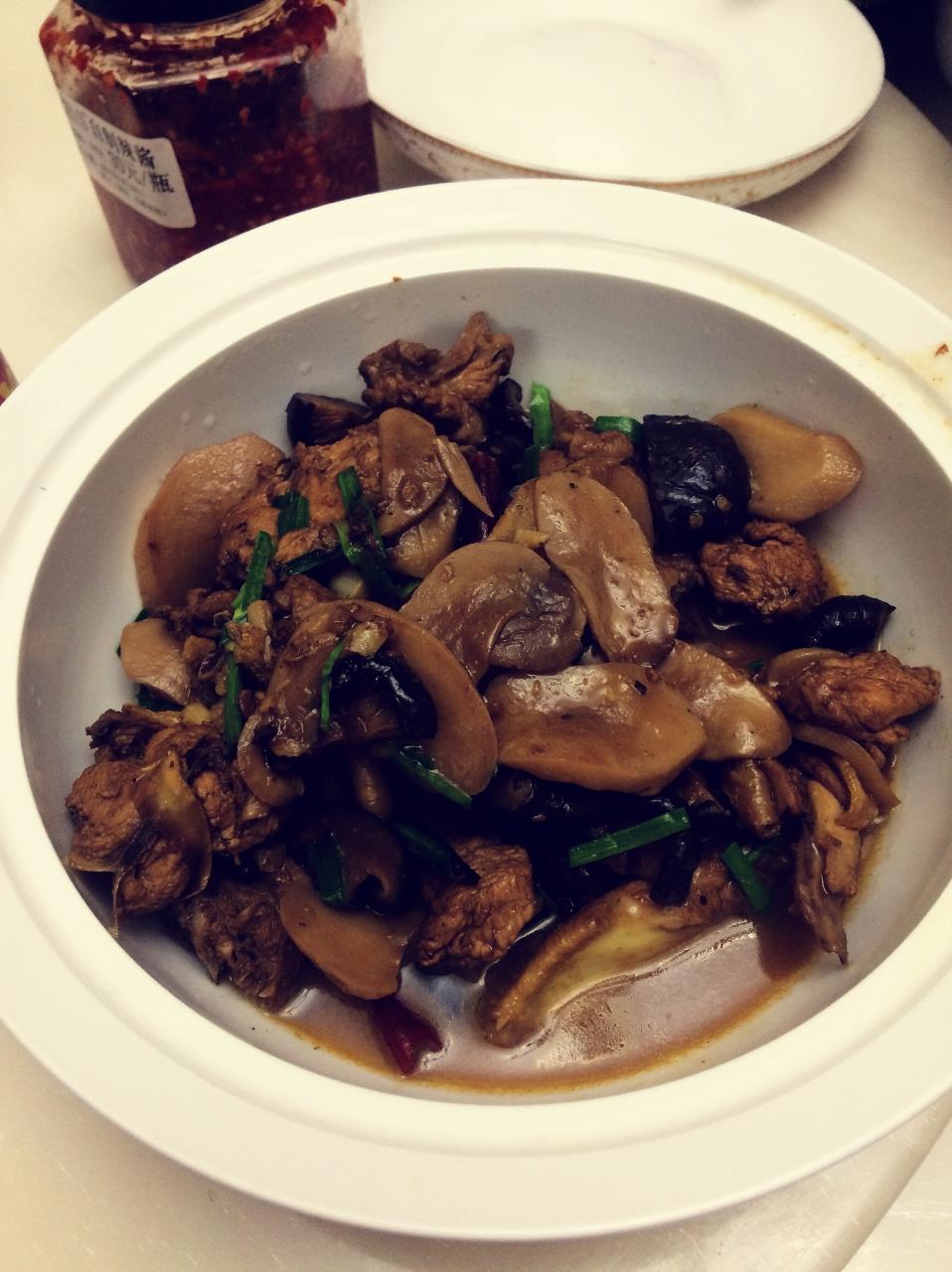 小鸡炖蘑菇