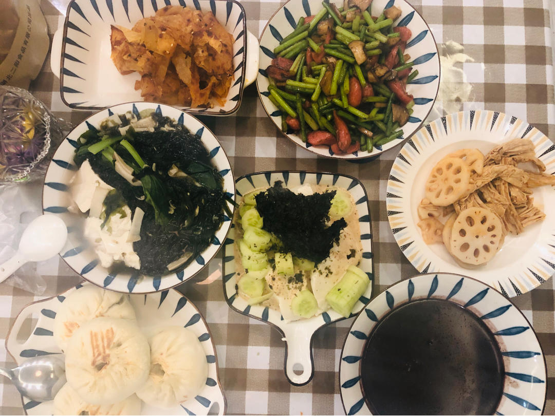蒜苔炒香肠（快手菜）