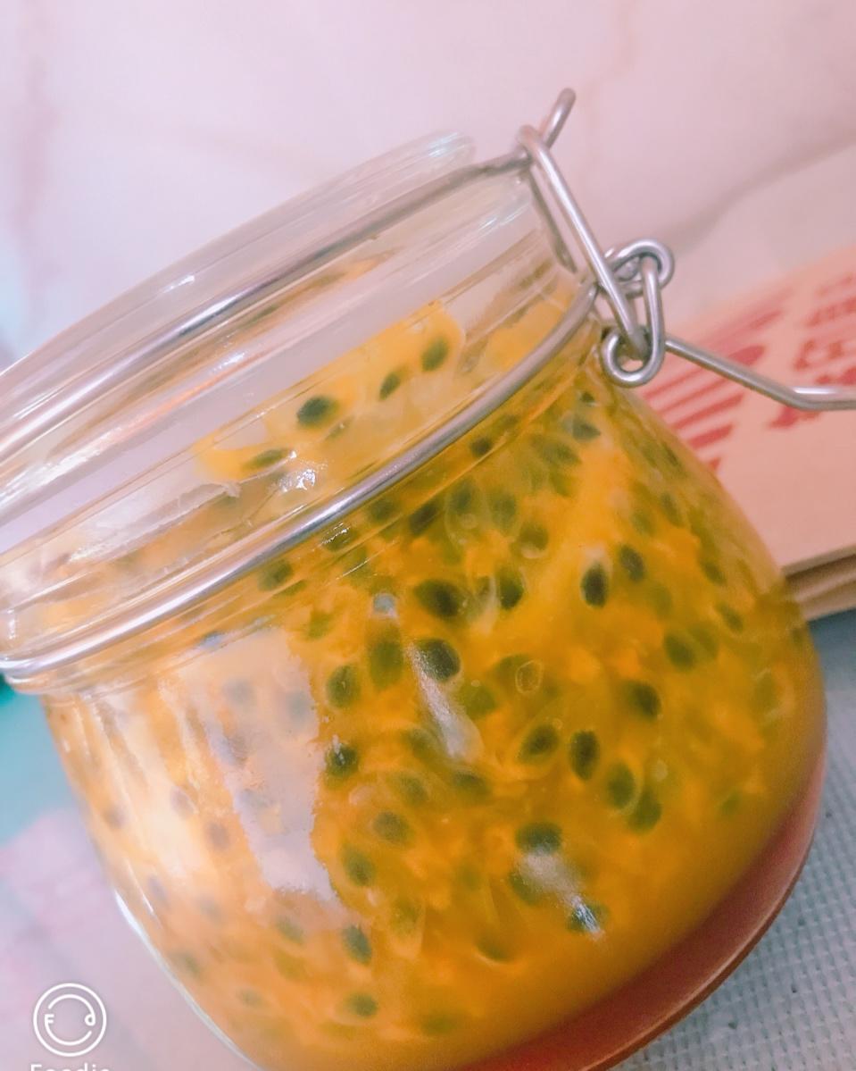 柠檬百香果蜂蜜饮