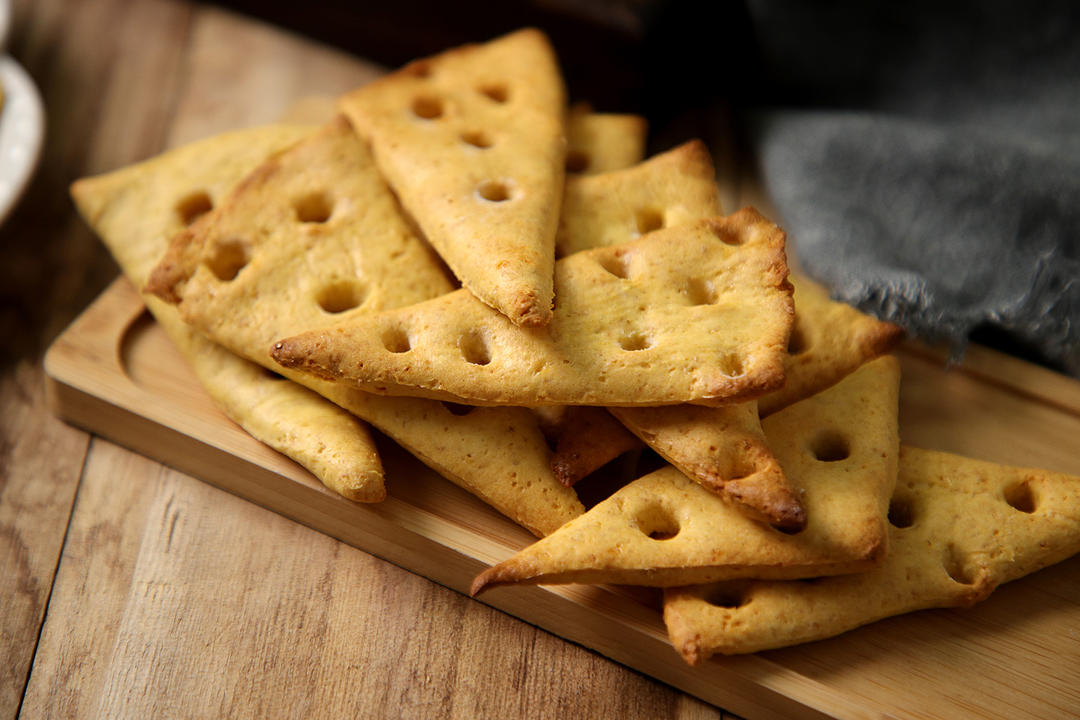 光波炉/烤箱 | 超简单小饼干！免模具免打发，新手也能轻松拿下~的做法