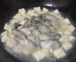 牡蛎炖冻豆腐的做法 步骤5