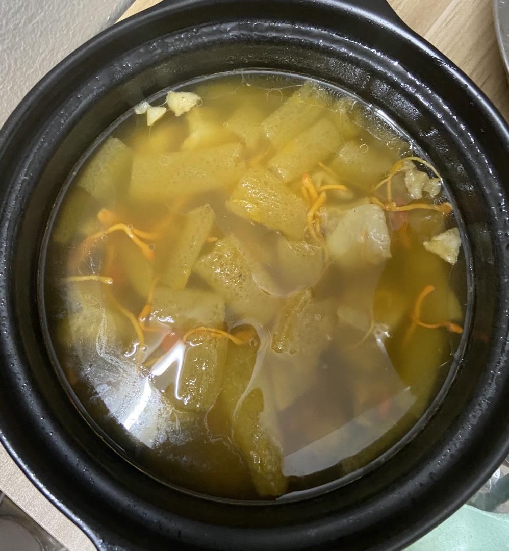 竹荪虫草花排骨汤