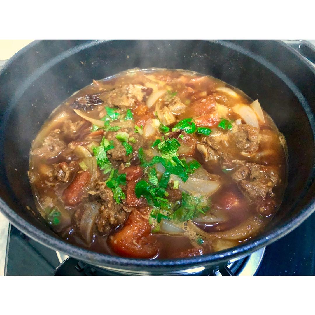 番茄炖带骨牛腩—Staub珐琅铸铁锅