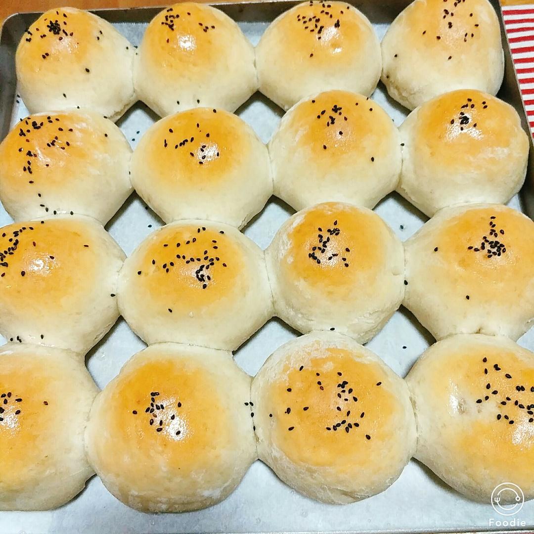 面包口感烤包子～快速发面黑胡椒香肠土豆泥馅