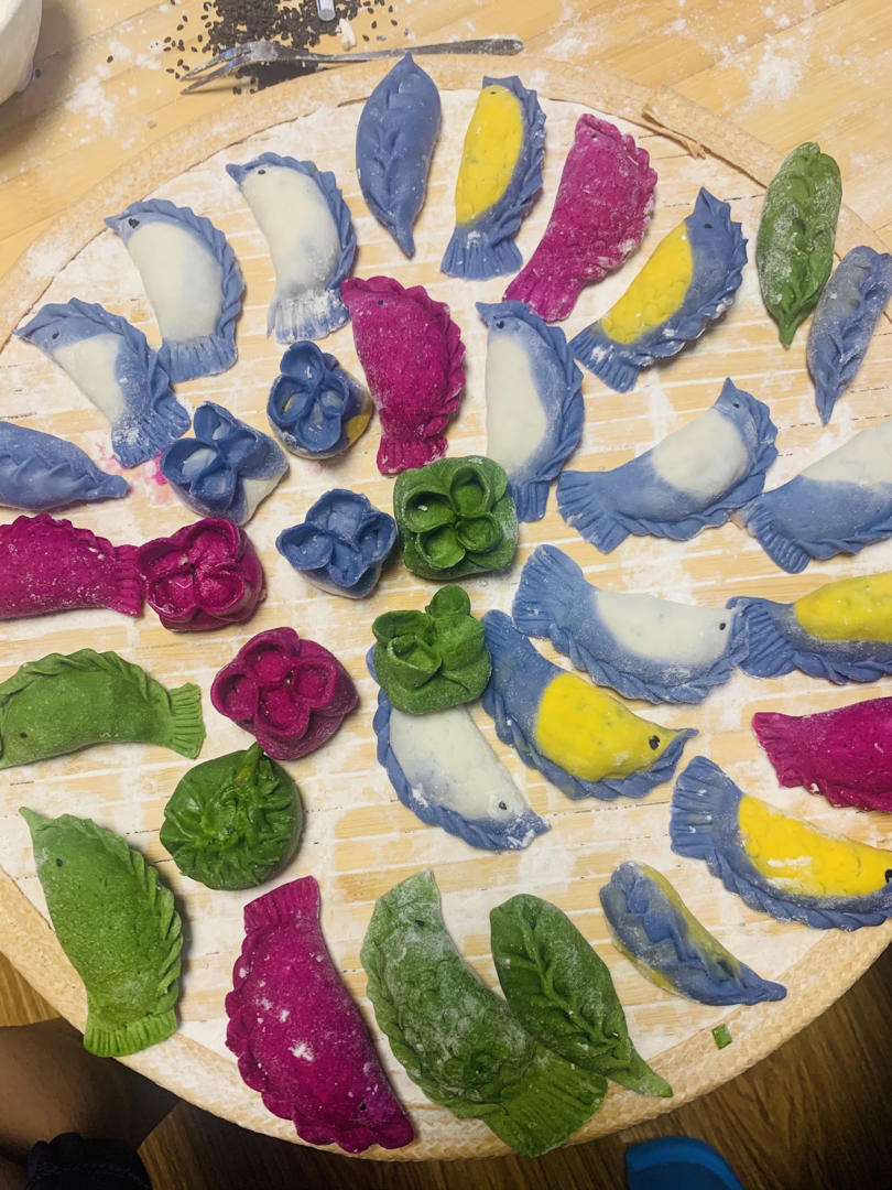 黄玥做的年年有余鱼之彩色小鱼饺子的包法