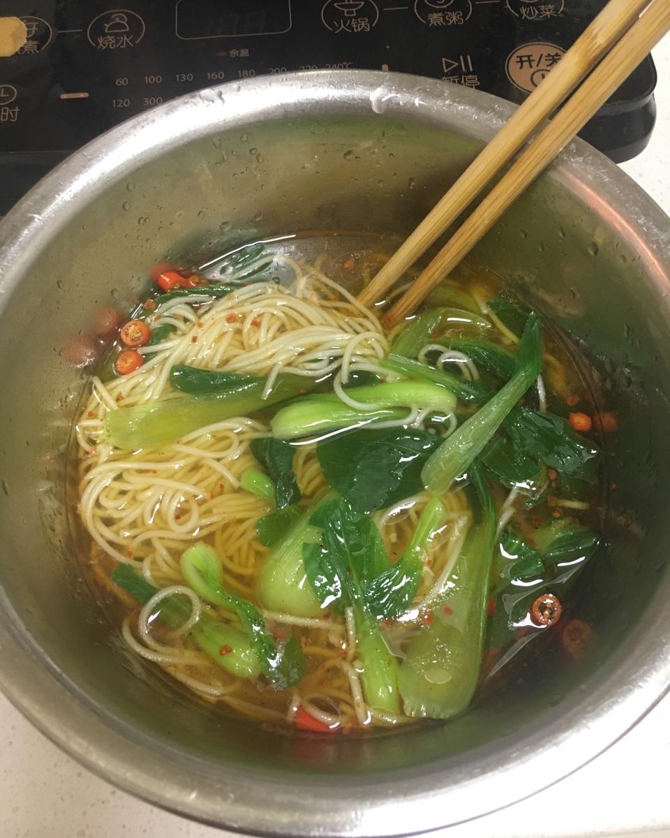 热汤面