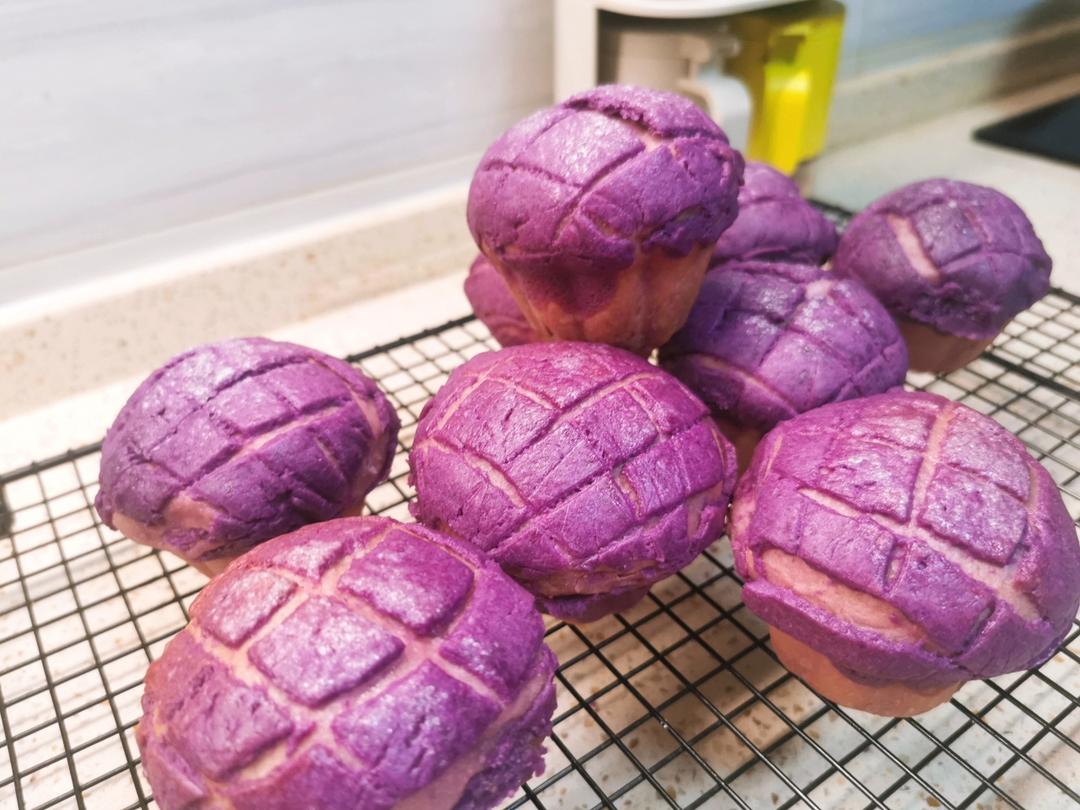 紫薯卡士达菠萝蘑菇包
