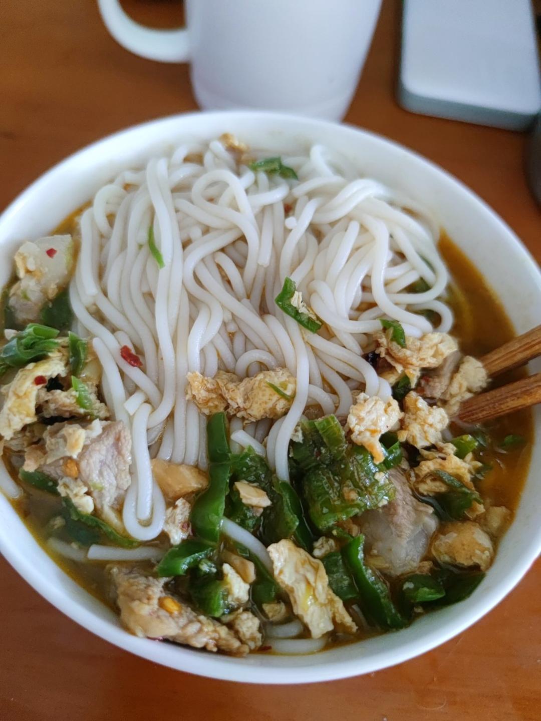 湖南米粉一碗被吃光连汤都不剩的快手早餐