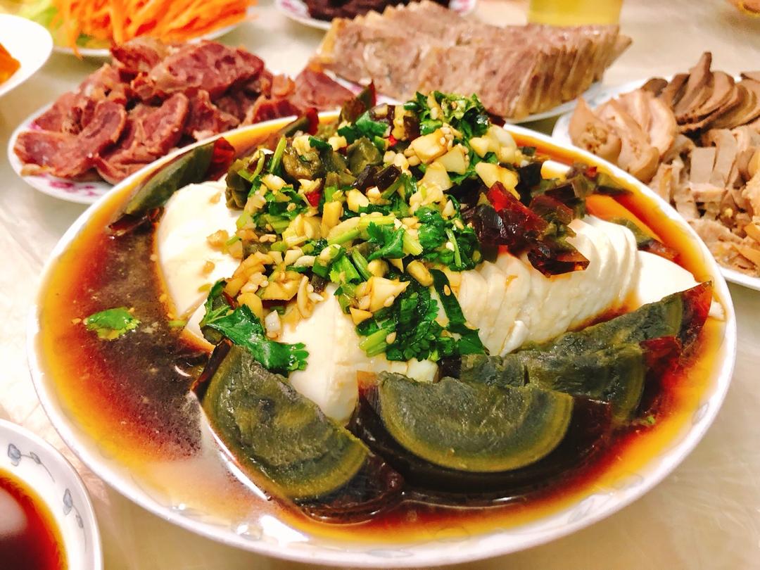 皮蛋拌豆腐