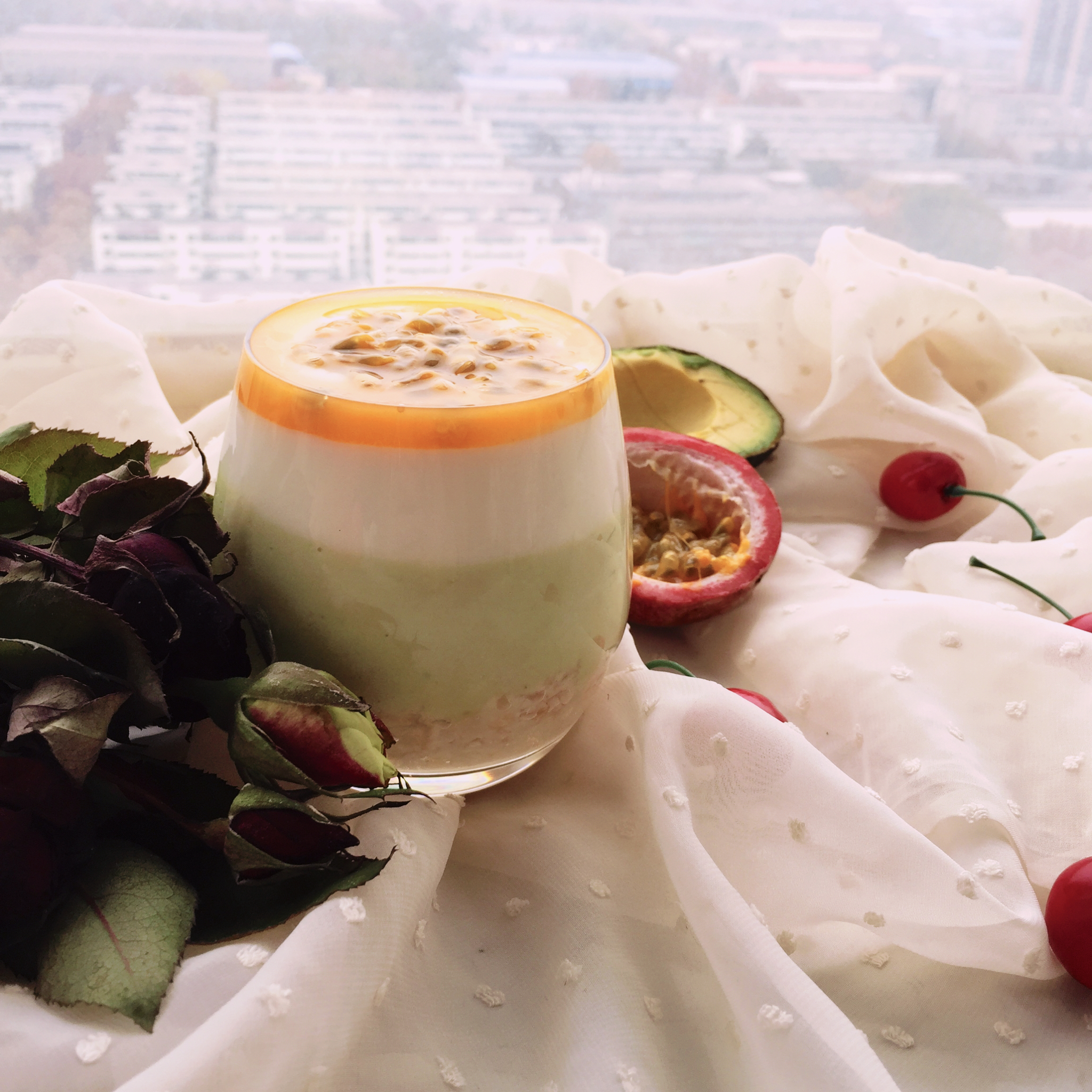 会飞的皮革做的鳄梨燕麦牛奶