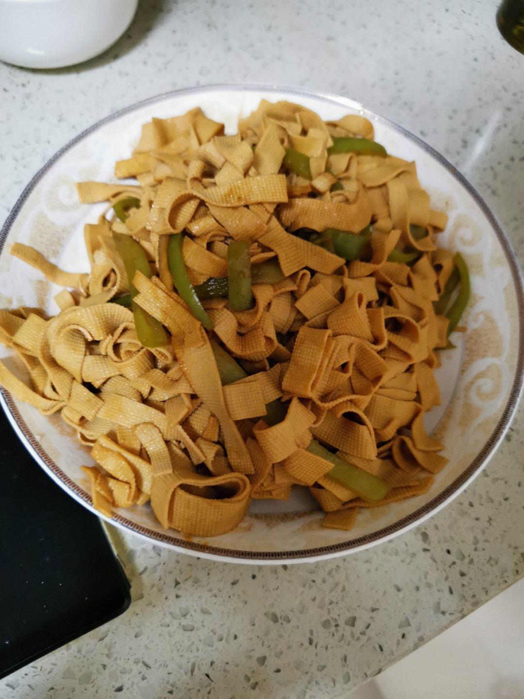 青椒炒豆皮