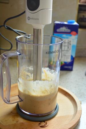 桂花香蕉乳（凯伍德710手持料理机）的做法 步骤3