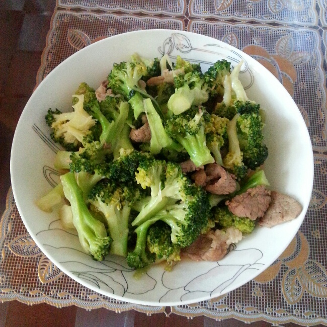 西兰花炒肉片
