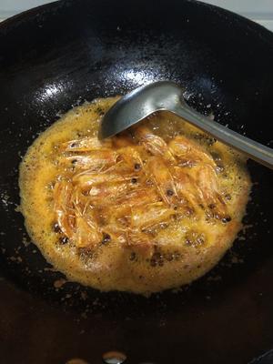 宝贝最爱吃🌸一虾三吃之黄金蝴蝶虾&虾油&香酥虾头的做法 步骤14
