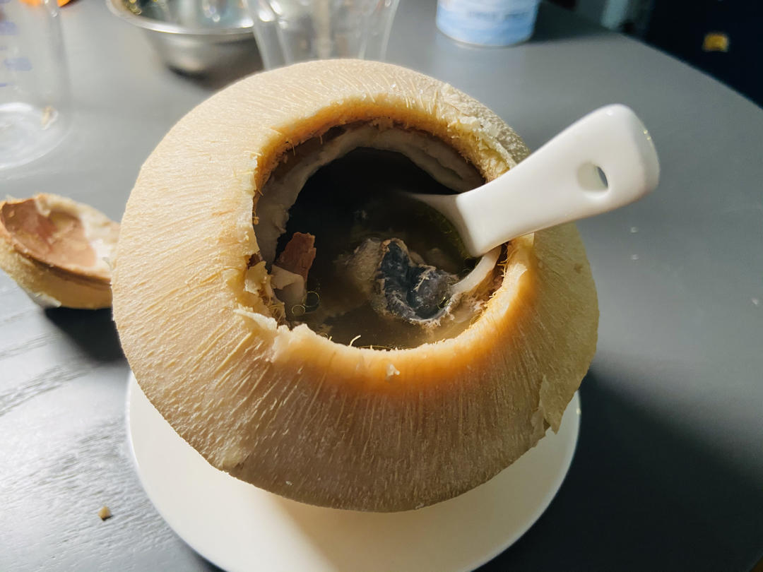 在家做椰子鸡，不加一滴水，比饭店还好吃
