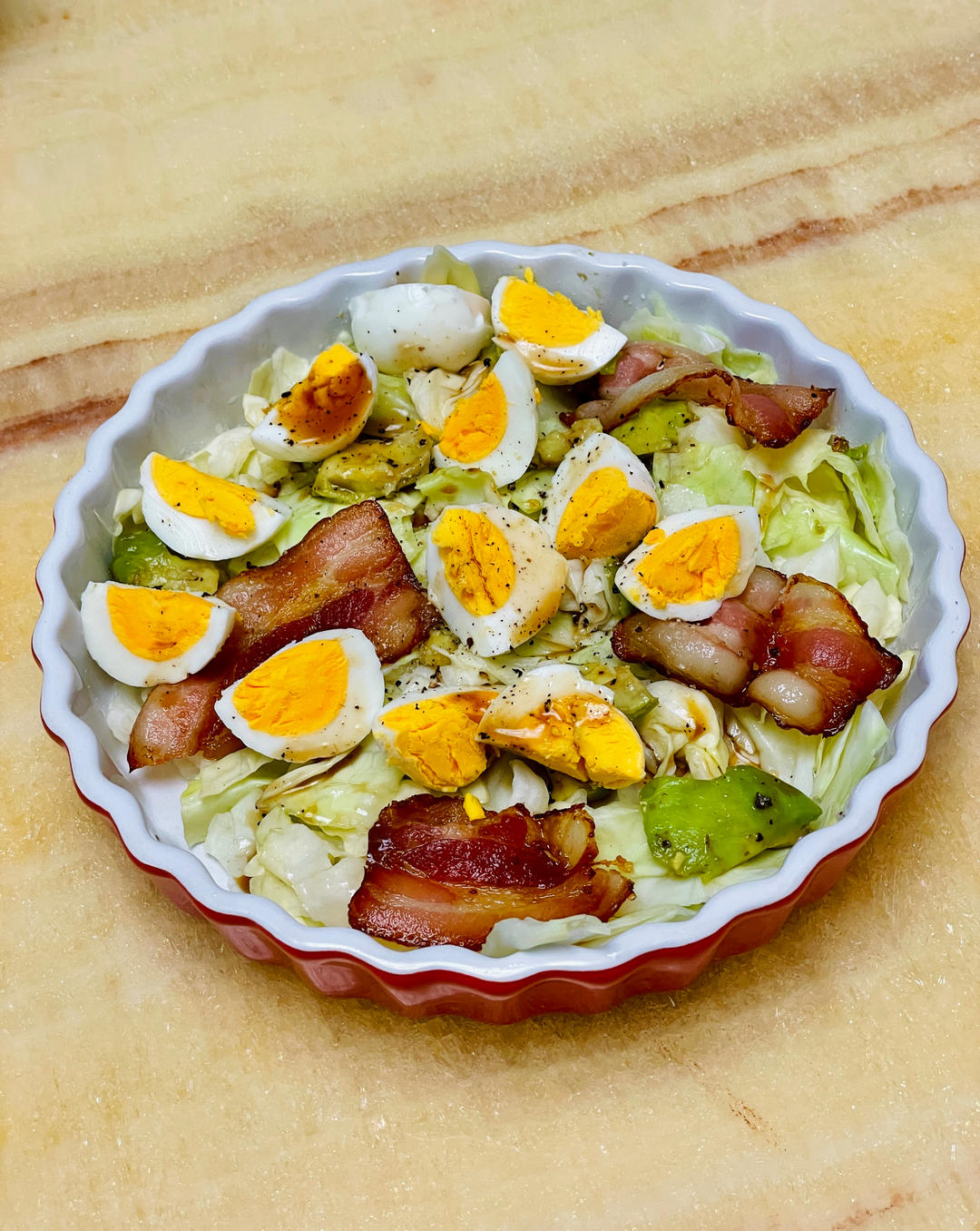 欣欣妈做的不用油醋汁的培根蔬菜沙拉