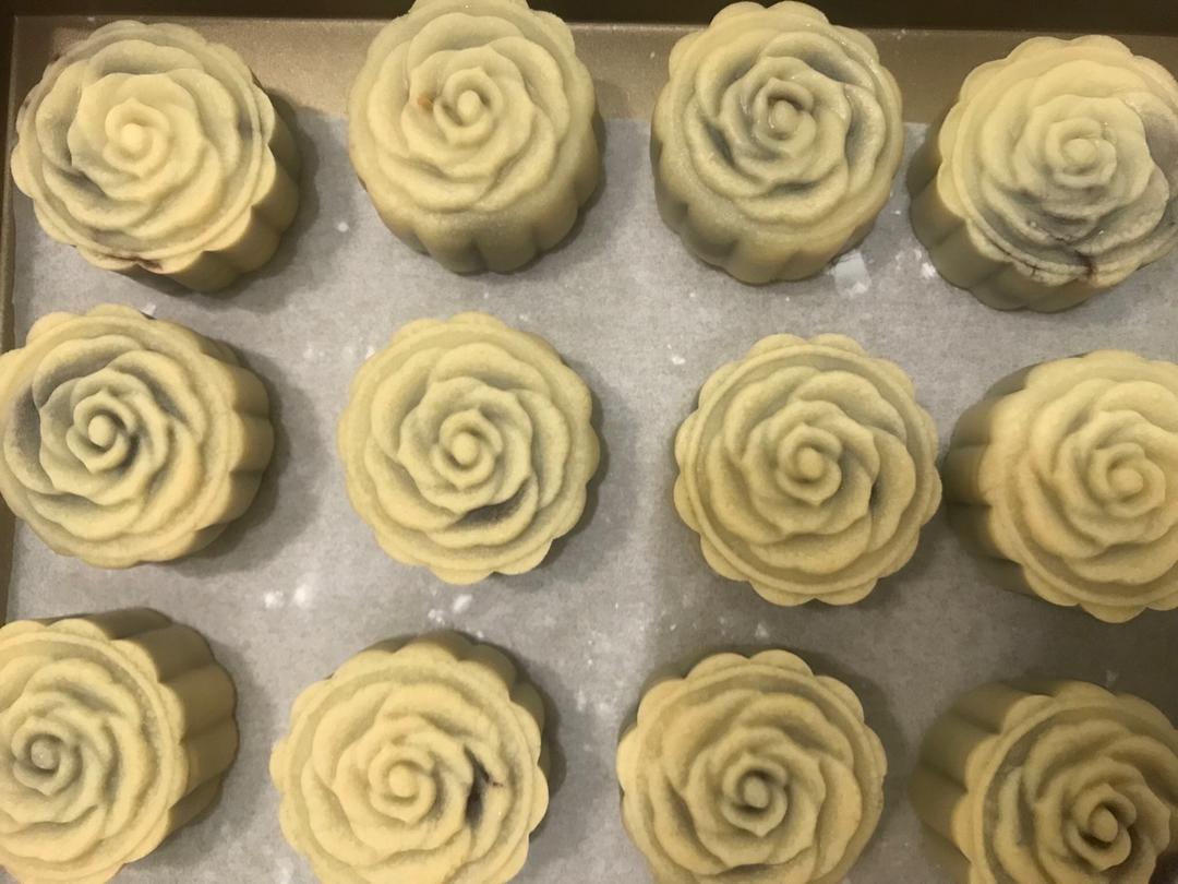 广式月饼—蛋黄莲蓉月饼