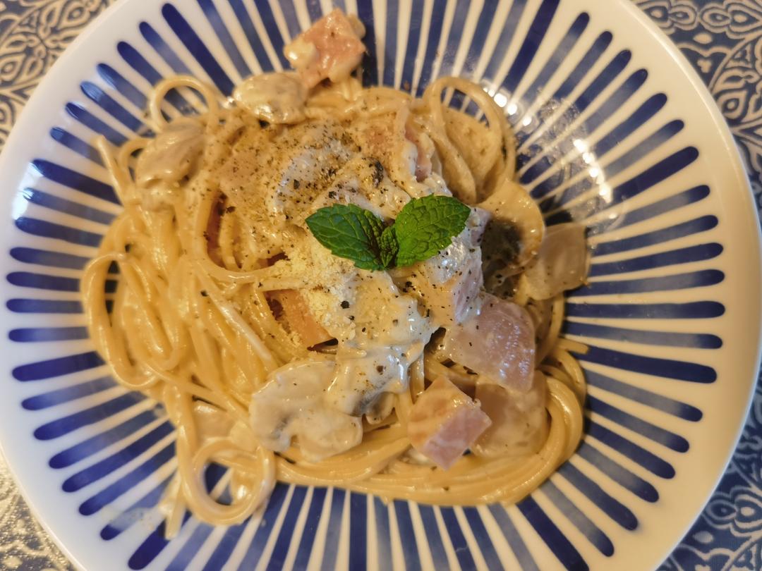 奶油蘑菇培根意大利面