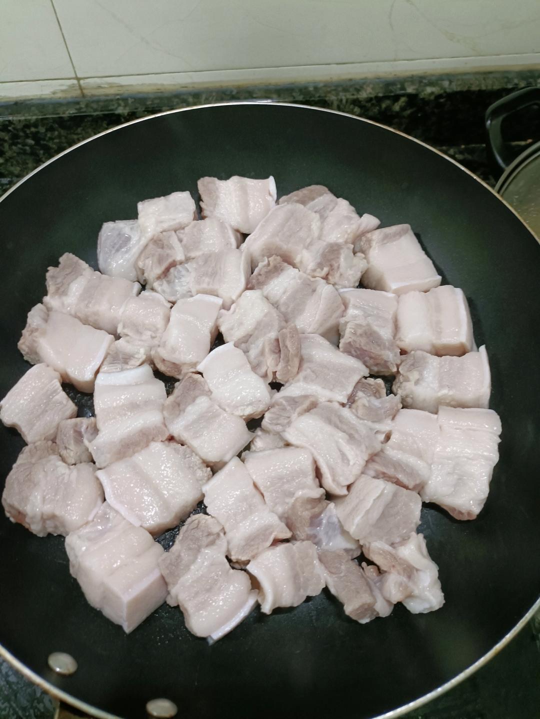 不焯水不放油的家常红烧肉