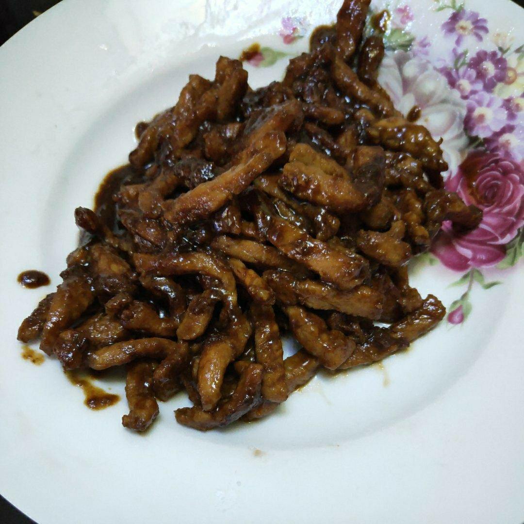 【京酱肉丝】