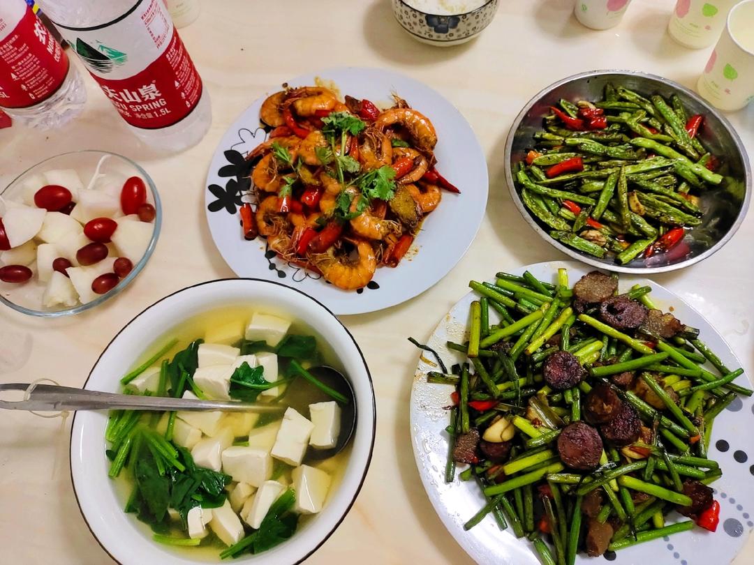 蒜苔炒腊肉